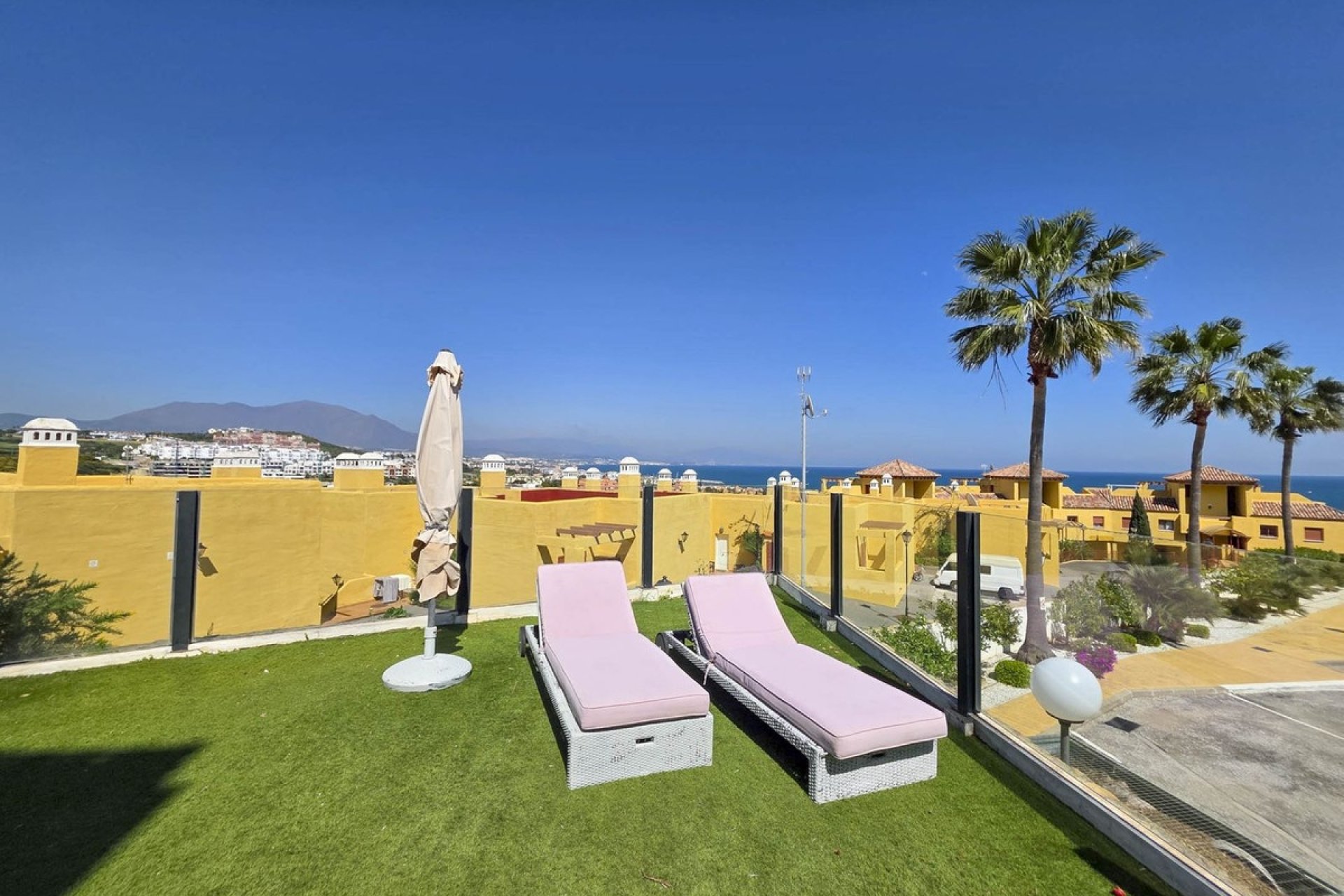 Reventa - Apartment -
La Duquesa - Costa del Sol