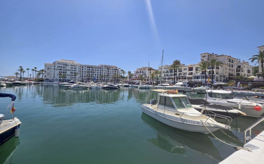 Reventa - Apartment -
La Duquesa - Costa del Sol