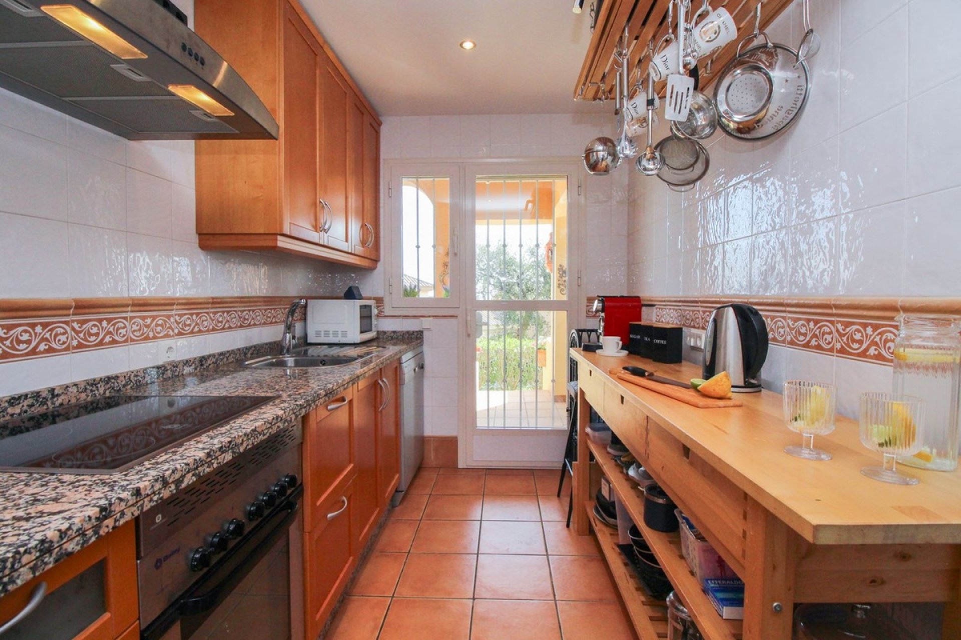 Reventa - Apartment -
La Mairena - Inland