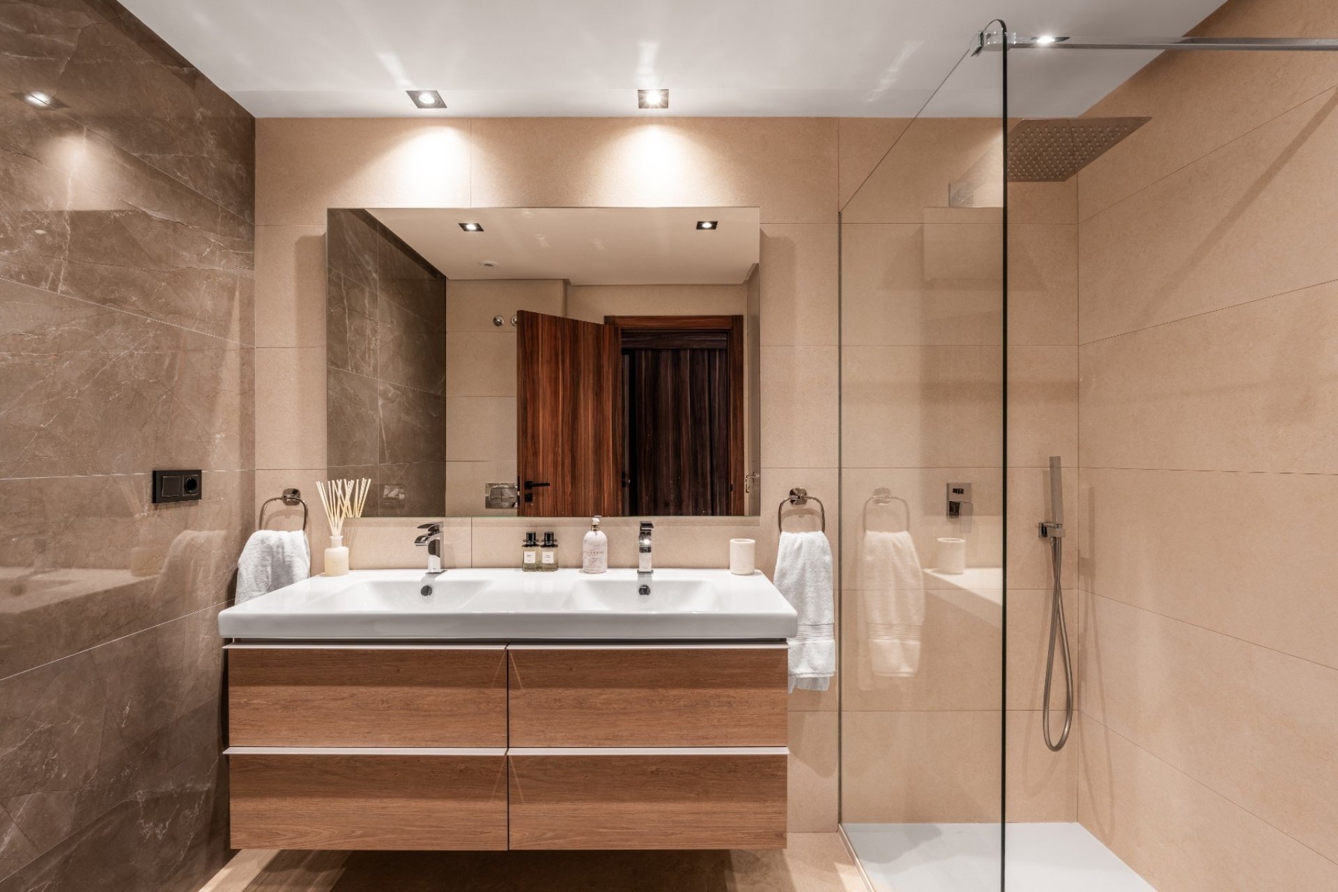 Reventa - Apartment -
Marbella - Nueva Andalucía