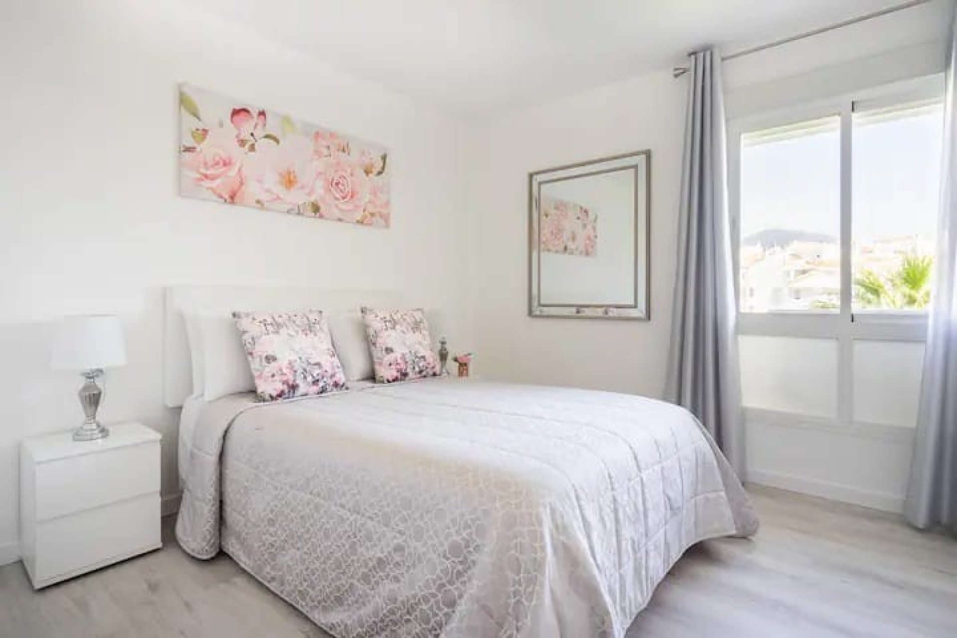 Reventa - Apartment -
Marbella - Nueva Andalucía