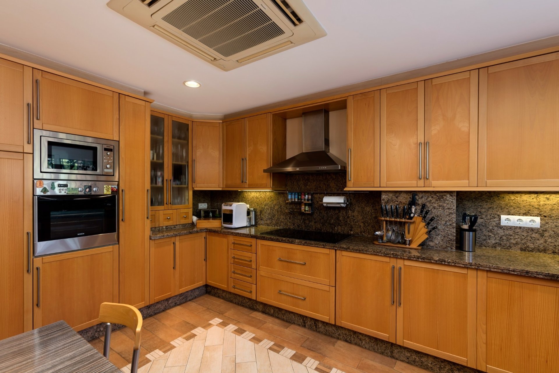 Reventa - Apartment -
Marbella - Nueva Andalucía