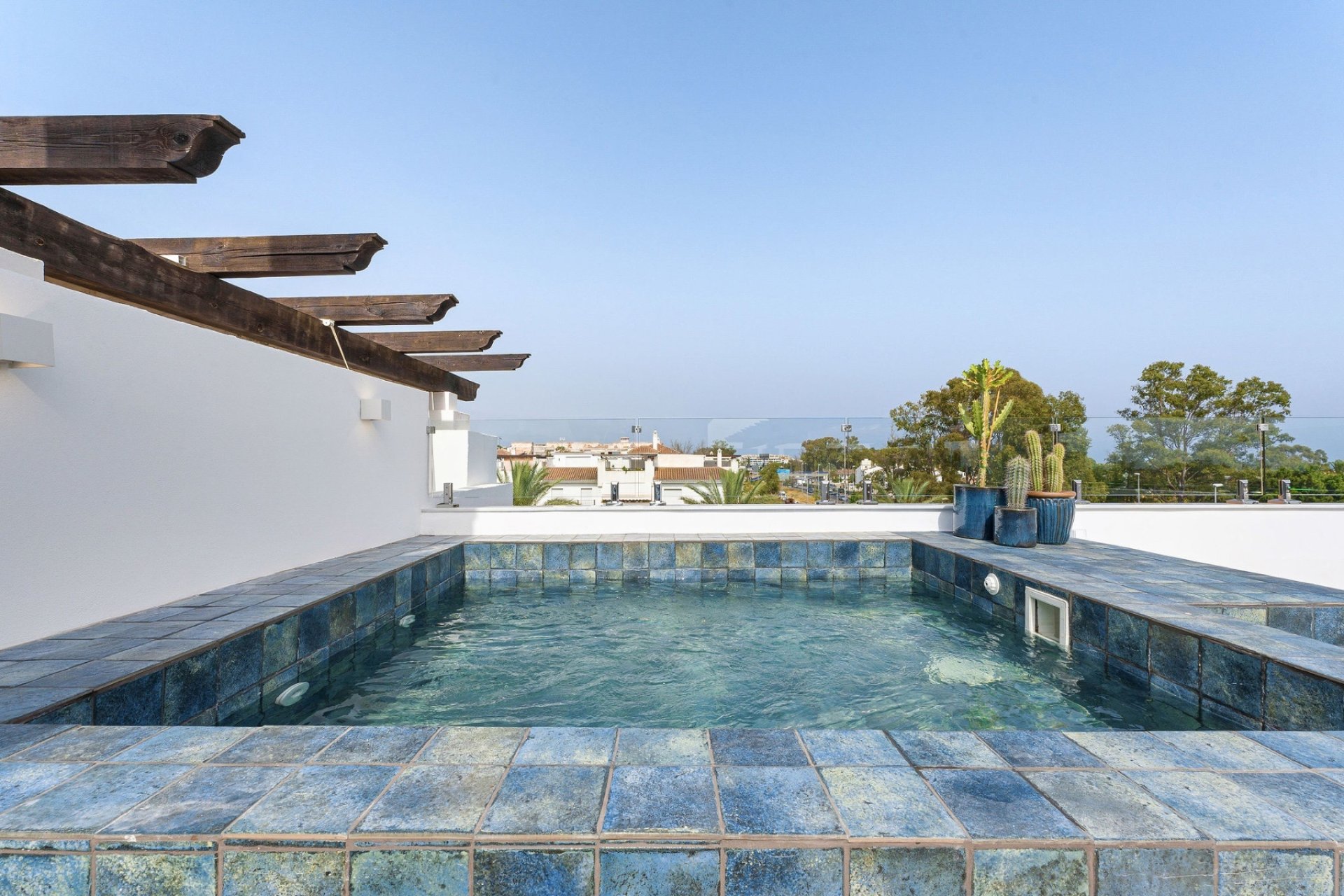 Reventa - Apartment -
Marbella - Nueva Andalucía