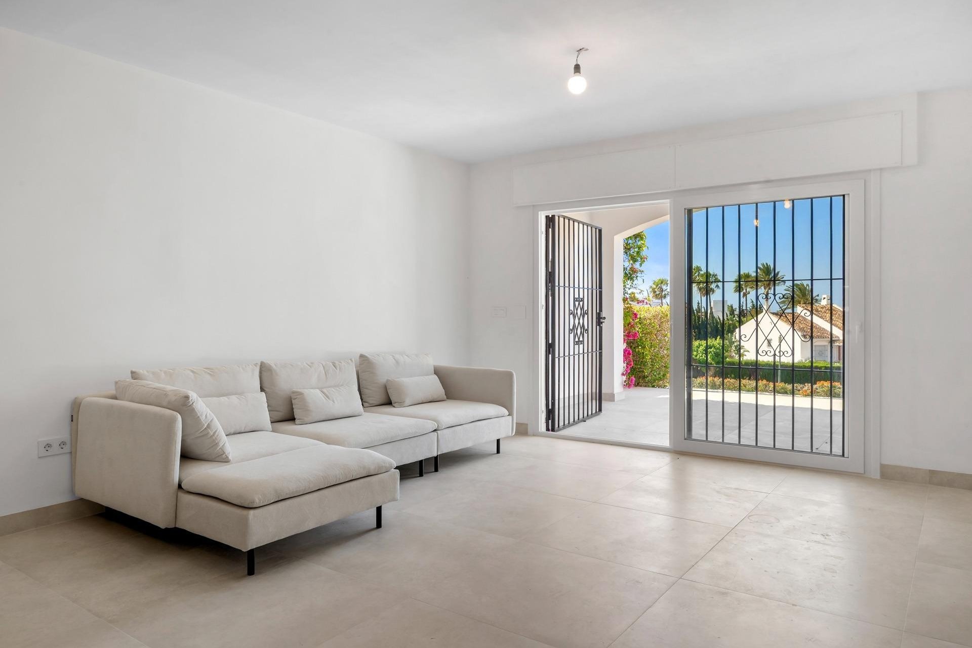 Reventa - Apartment -
Marbella - Nueva Andalucia