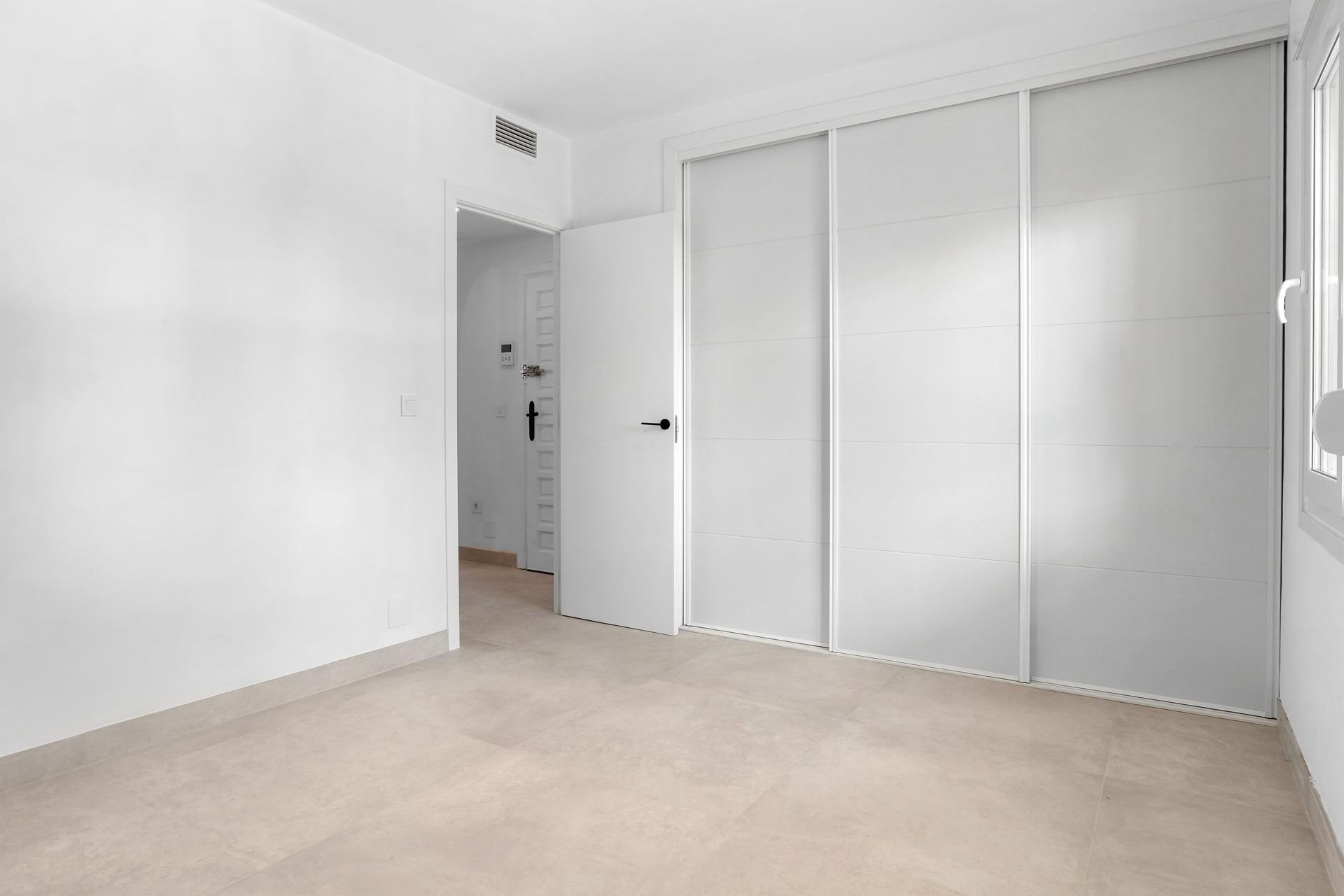 Reventa - Apartment -
Marbella - Nueva Andalucia