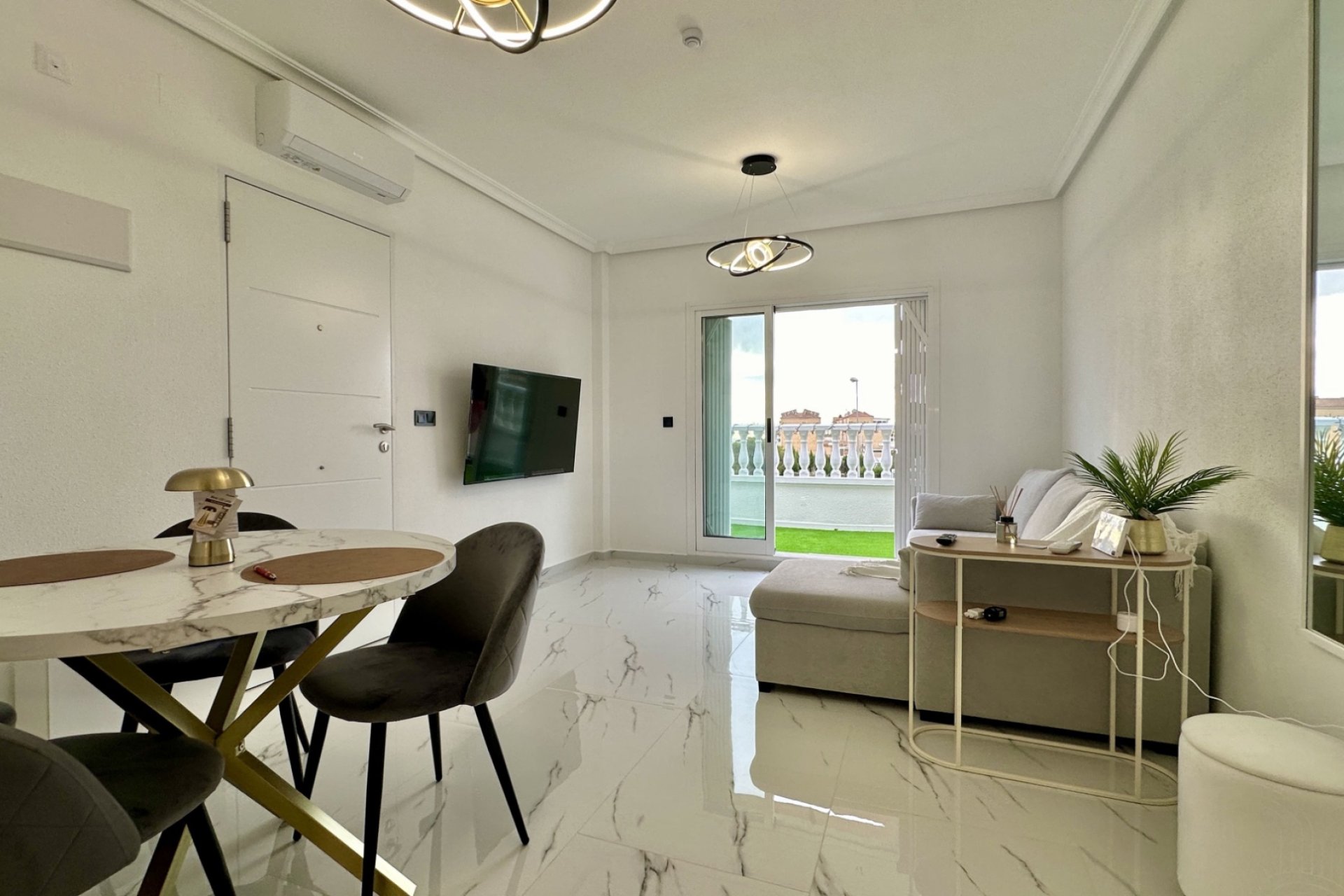 Reventa - Apartment -
Orihuela Costa - Playa Flamenca