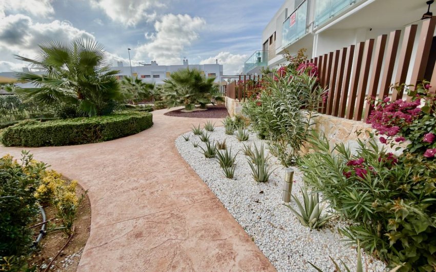 Reventa - Apartment -
Orihuela - Vistabella