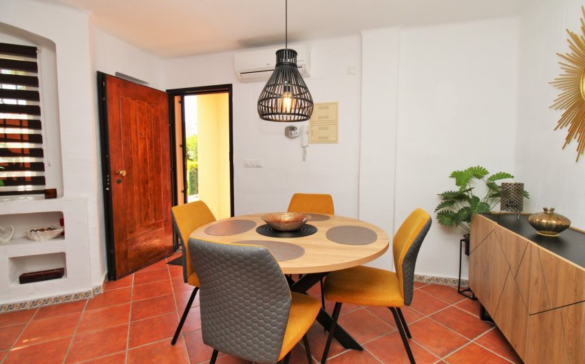 Reventa - Apartment -
Punta Prima