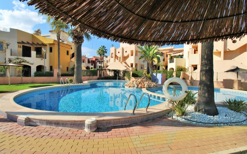 Reventa - Apartment -
Punta Prima