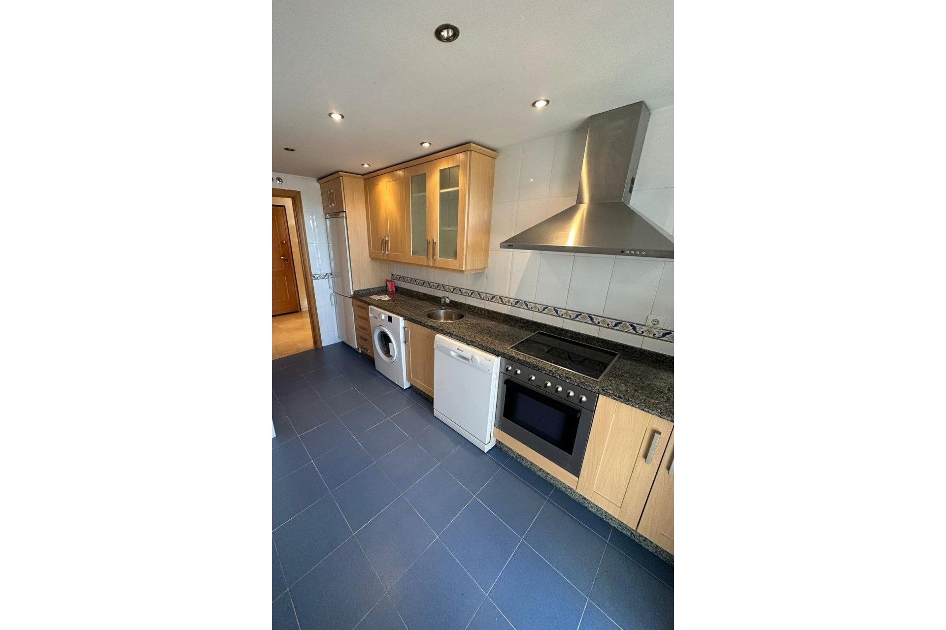 Reventa - Apartment -
Selwo - Inland