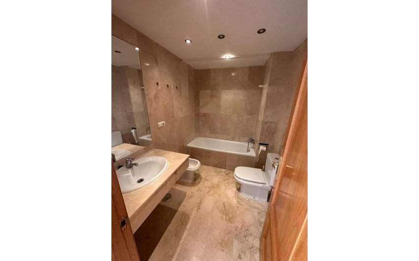 Reventa - Apartment -
Selwo - Inland