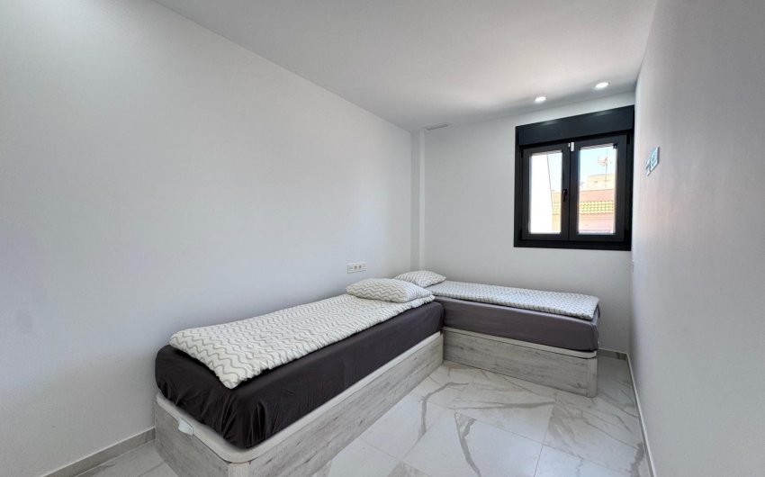 Reventa - Apartment -
Torrevieja - Center