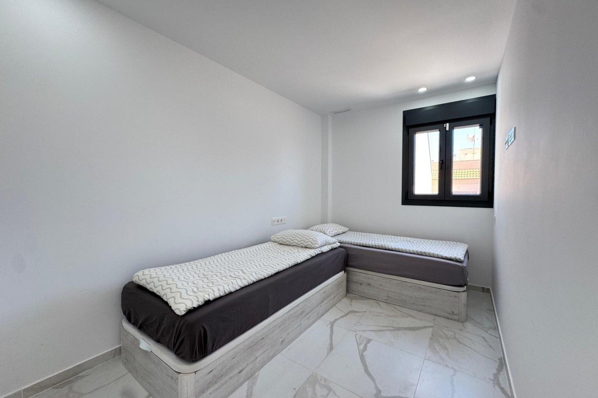 Reventa - Apartment -
Torrevieja - Center