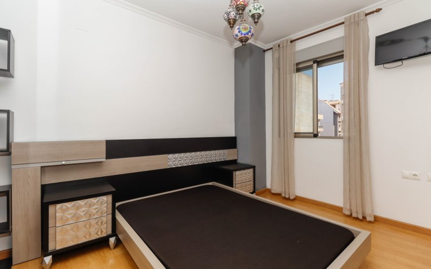 Reventa - Apartment -
Torrevieja - Center