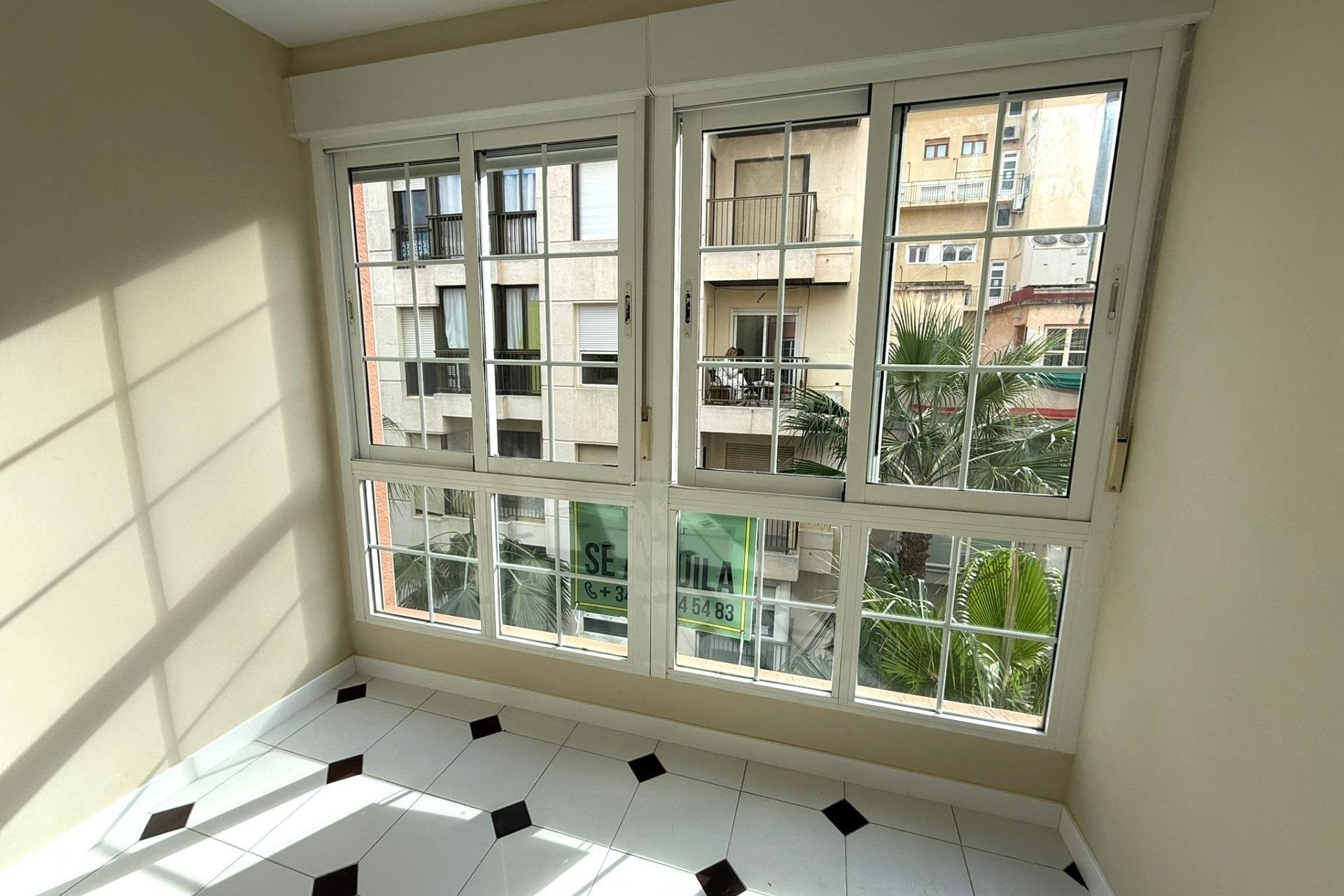 Reventa - Apartment -
Torrevieja - Centro