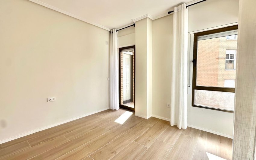 Reventa - Apartment -
Torrevieja - Centro