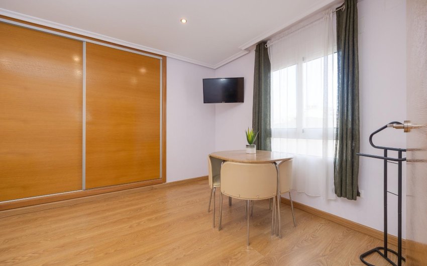 Reventa - Apartment -
Torrevieja - Centro