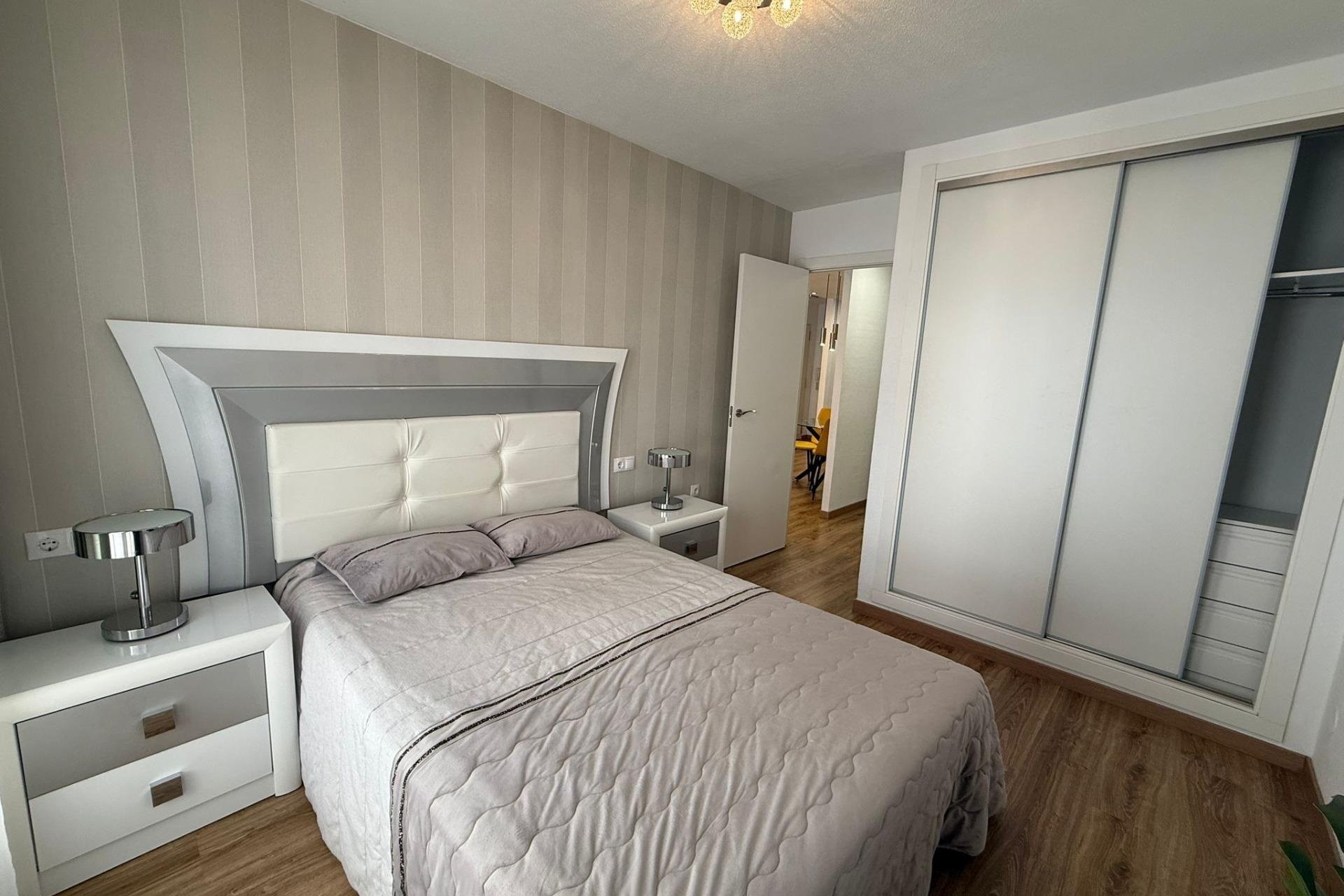 Reventa - Apartment -
Torrevieja - Centro