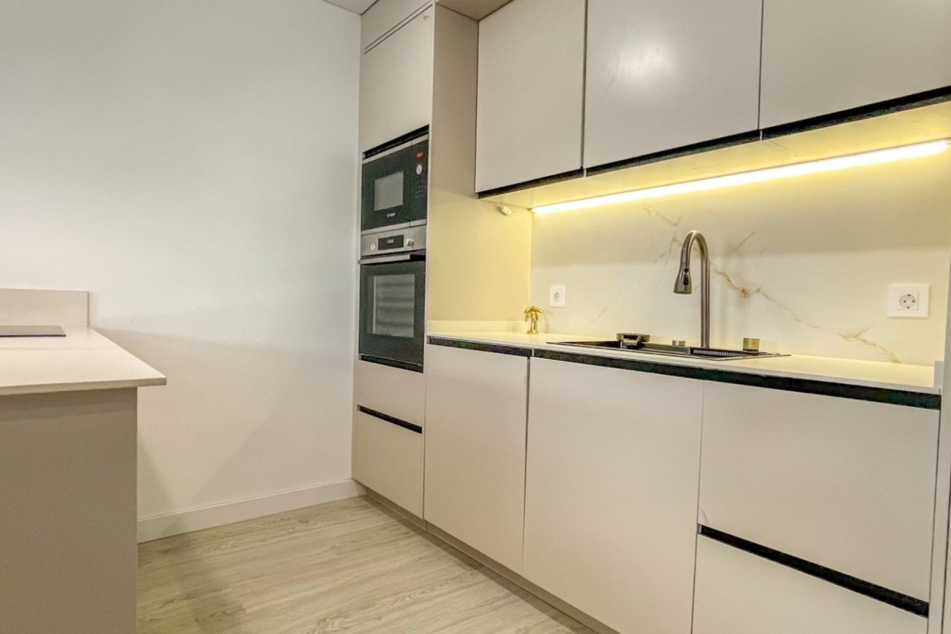 Reventa - Apartment -
Torrevieja - Costa Blanca