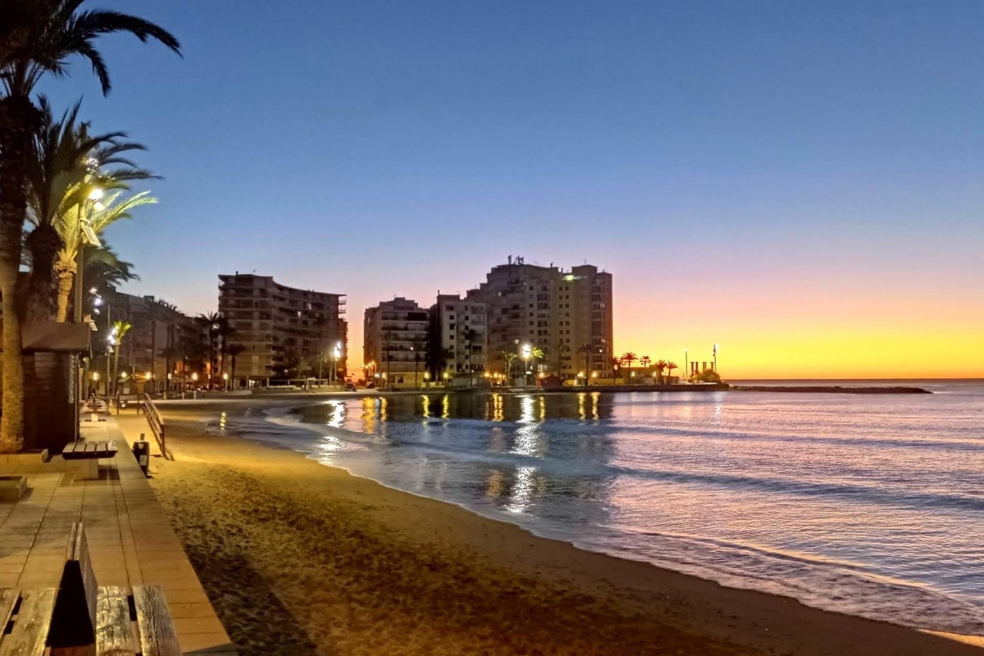 Reventa - Apartment -
Torrevieja - Paseo Maritimo
