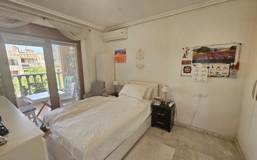 Reventa - Apartment -
Villamartín - PAU 8