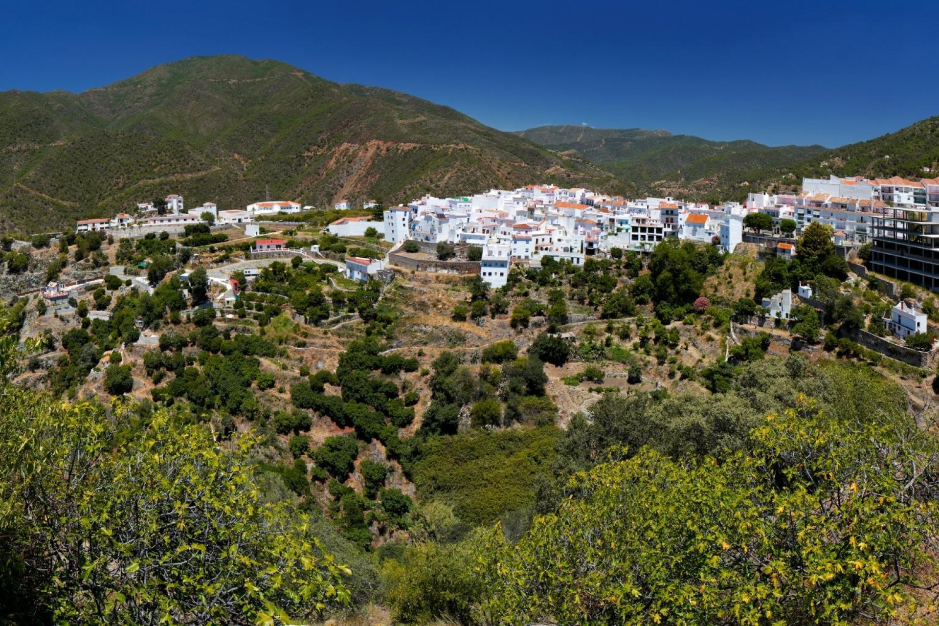 Reventa - Ático -
Istán - Cerros De Los Lagos