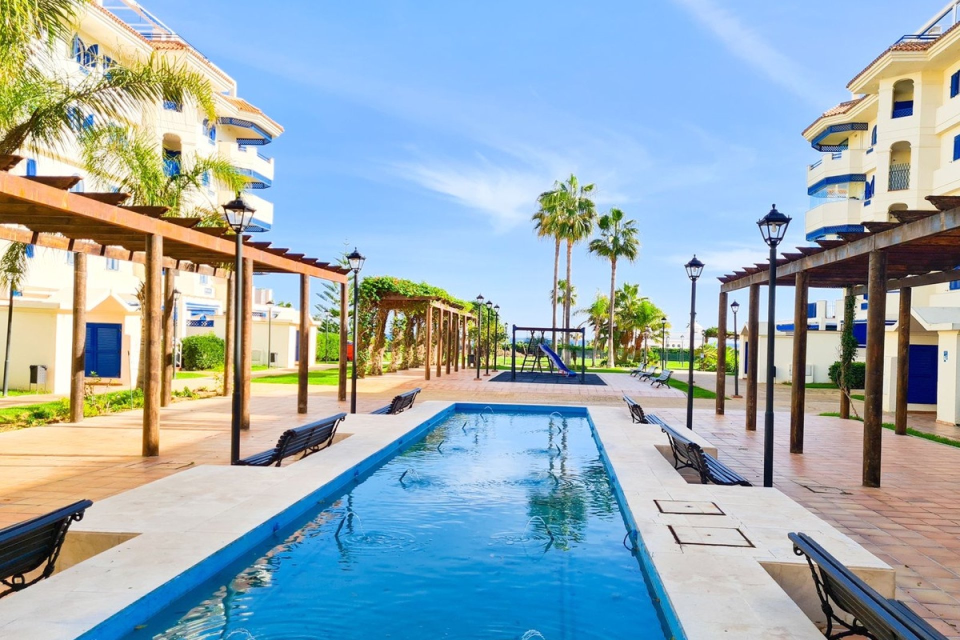 Reventa - Ático -
San Luis de Sabinillas - Costa del Sol