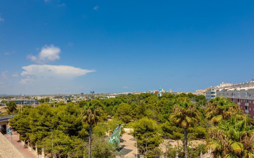 Reventa - Ático -
Torrevieja - Centro