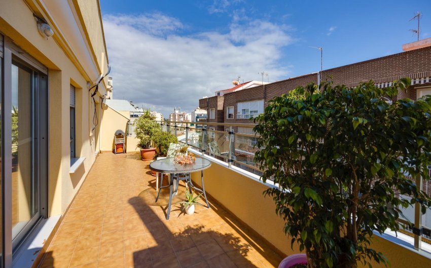 Reventa - Ático -
Torrevieja - Centro