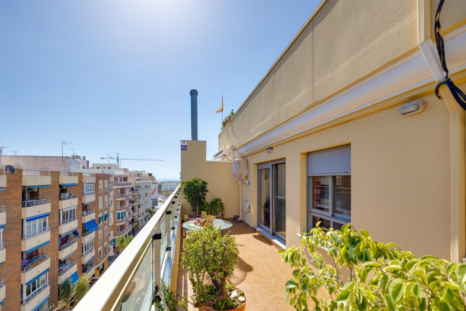 Reventa - Ático -
Torrevieja - Centro