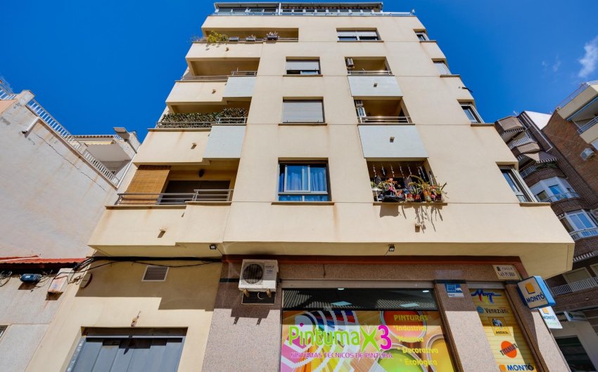 Reventa - Ático -
Torrevieja - Centro