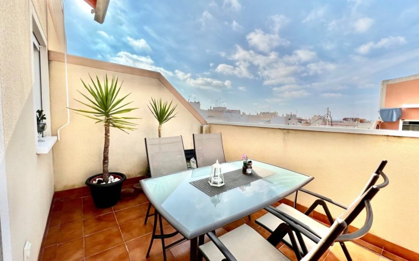 Reventa - Ático -
Torrevieja - Centro