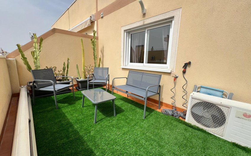 Reventa - Ático -
Torrevieja - Centro