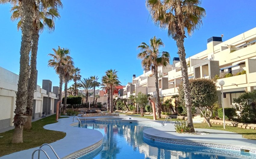 Reventa - Ático -
Torrevieja - Playa De La Mata