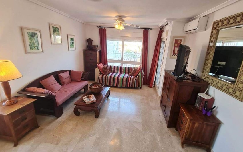 Reventa - Ático -
Villamartín - PAU 8