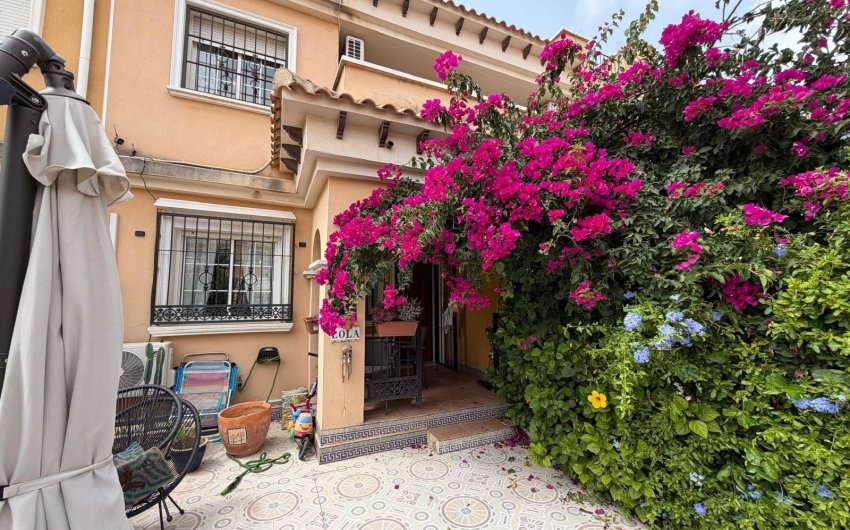 Reventa - Bungalow -
Torrevieja - Zona Los Frutales