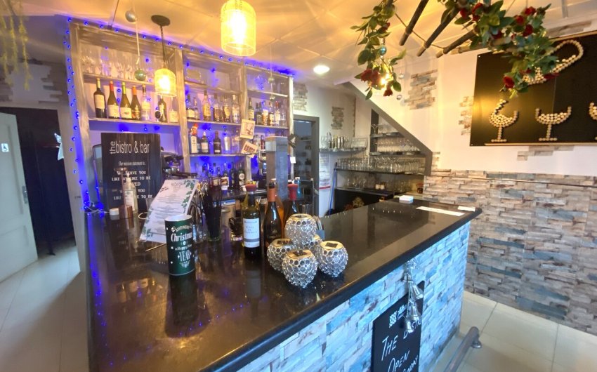 Reventa - Comercial -
Algorfa - Inland