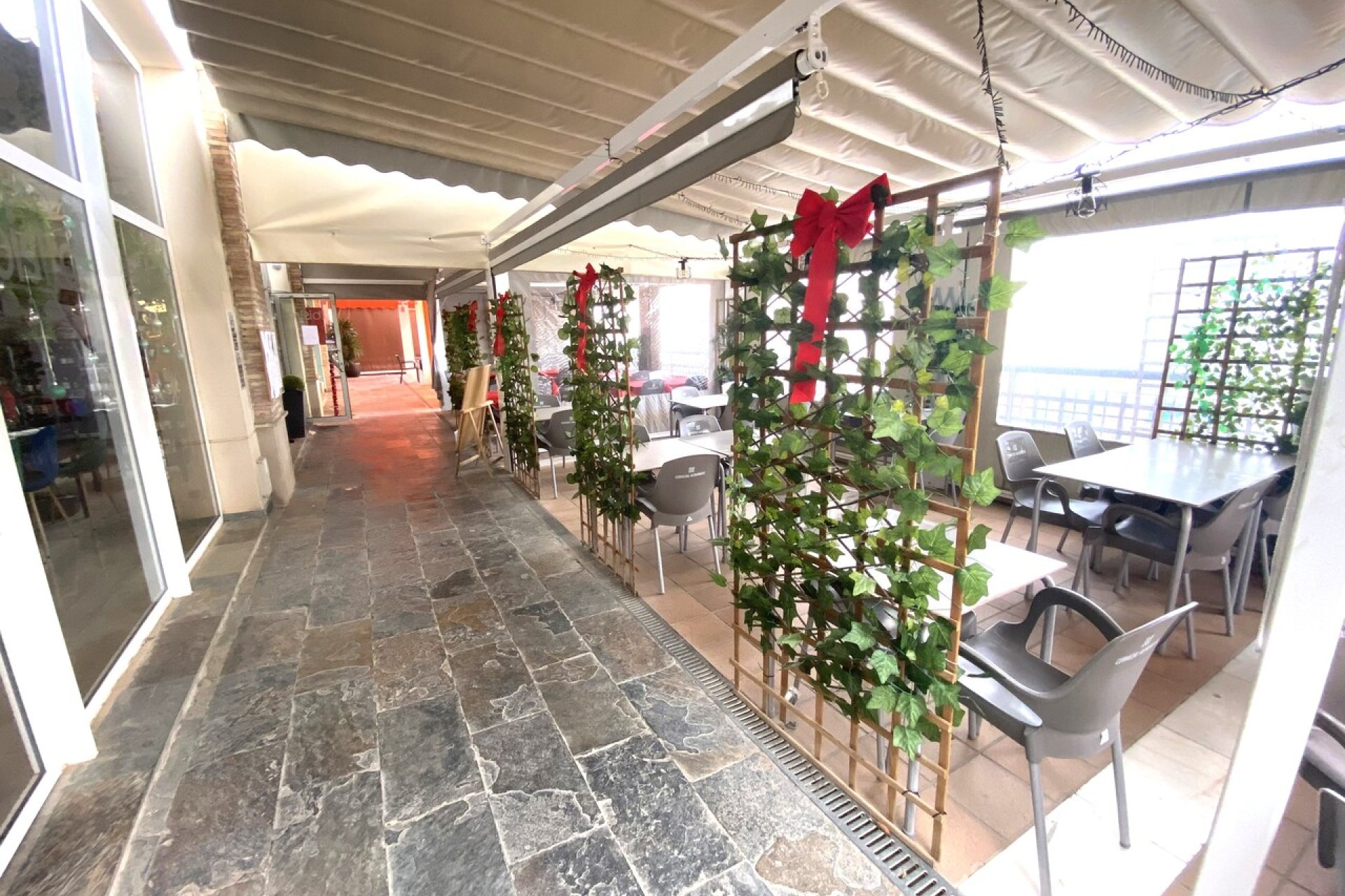 Reventa - Comercial -
Algorfa - Inland