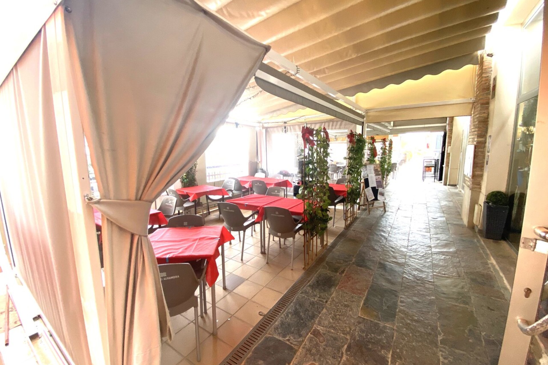 Reventa - Comercial -
Algorfa - Inland