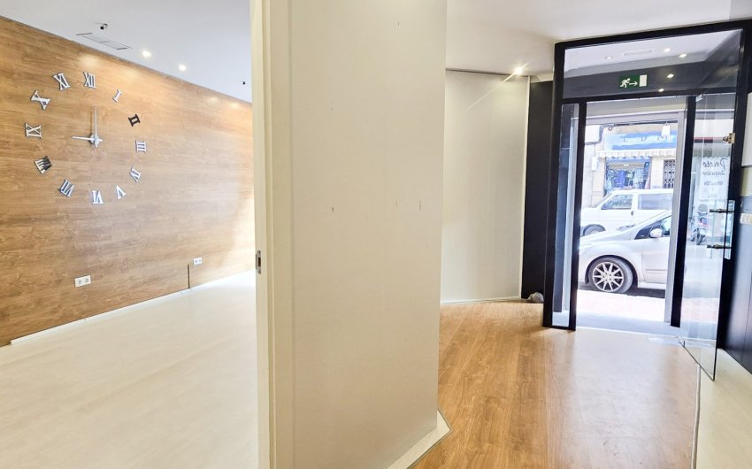 Reventa - Comercial -
Guardamar del Segura - Center