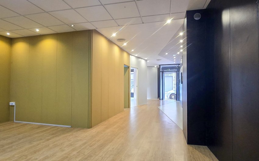 Reventa - Comercial -
Guardamar del Segura - Center