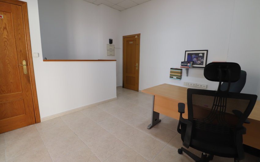 Reventa - Comercial -
Jacarilla - Jacarilla - Town