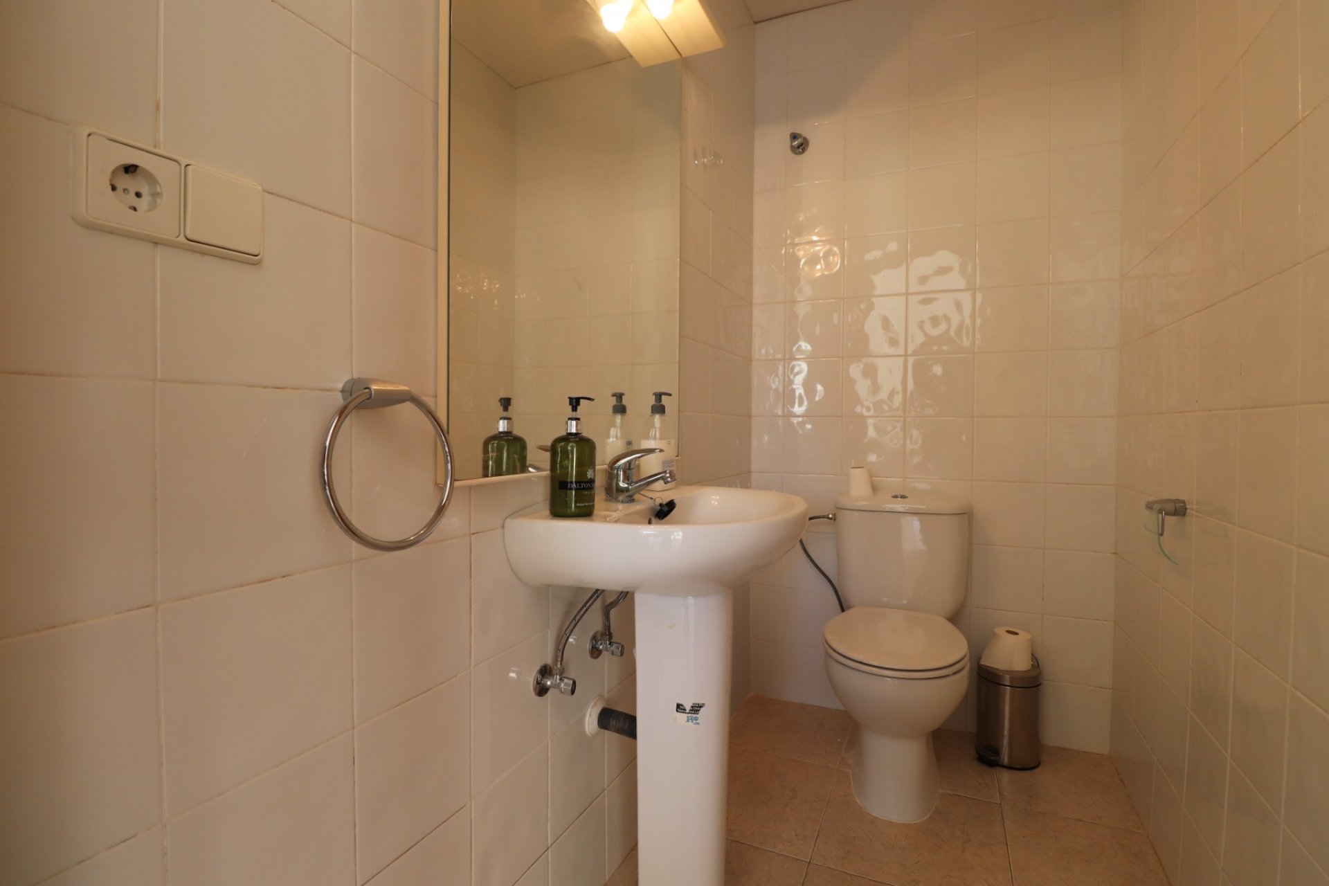 Reventa - Comercial -
Jacarilla