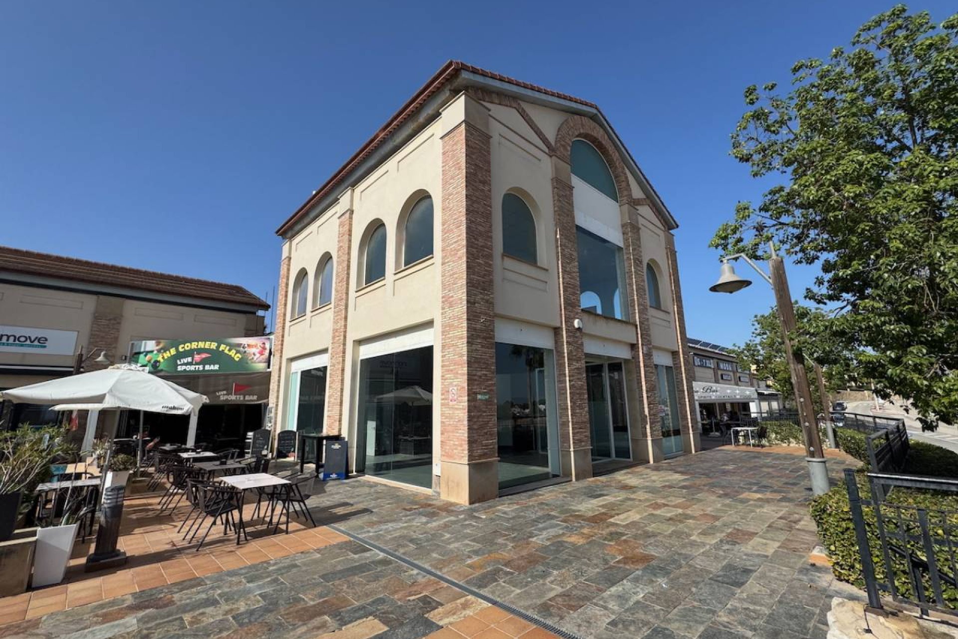 Reventa - Comercial -
La Finca Golf - La finca Golf