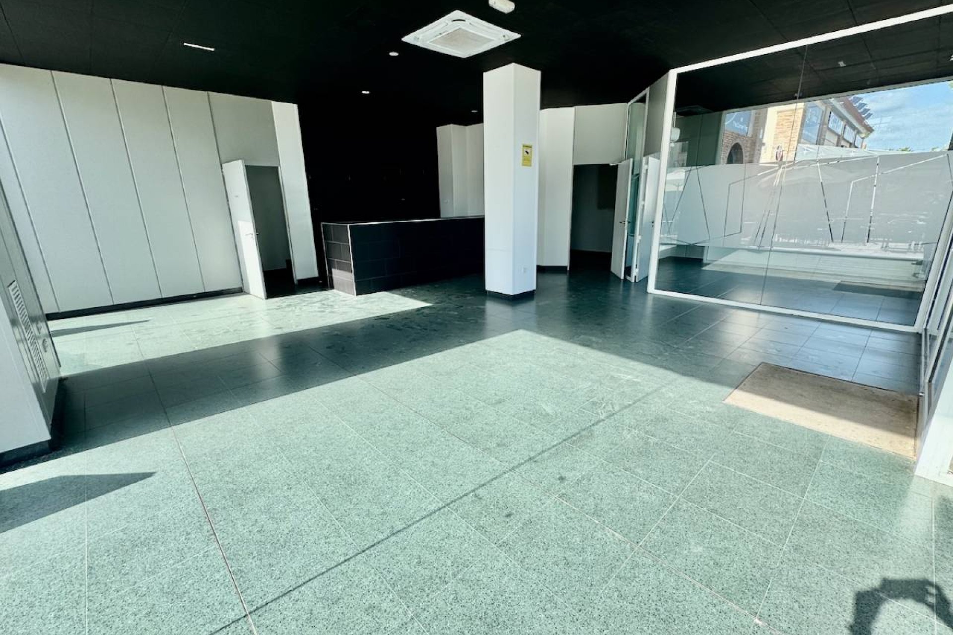 Reventa - Comercial -
La Finca Golf - La finca Golf