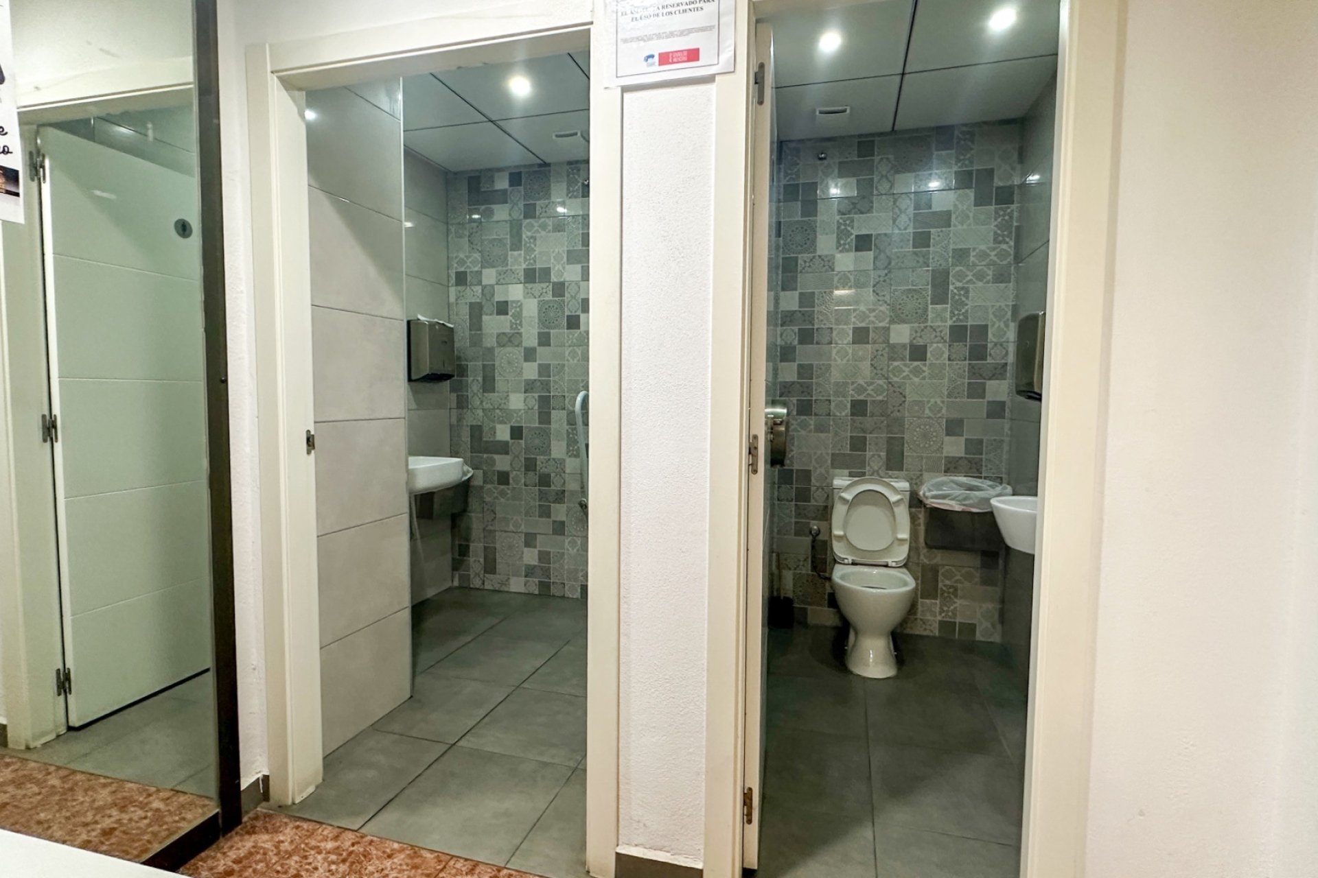 Reventa - Comercial -
Torrevieja - Nueva Torrevieja