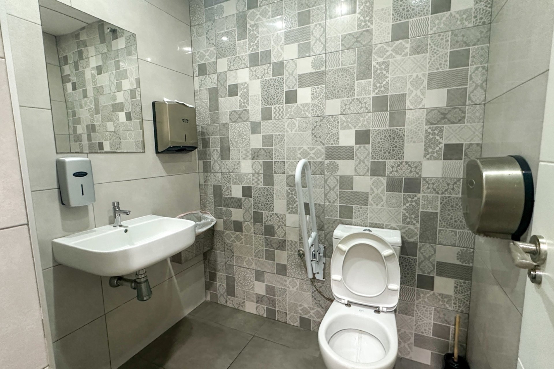 Reventa - Comercial -
Torrevieja - Nueva Torrevieja