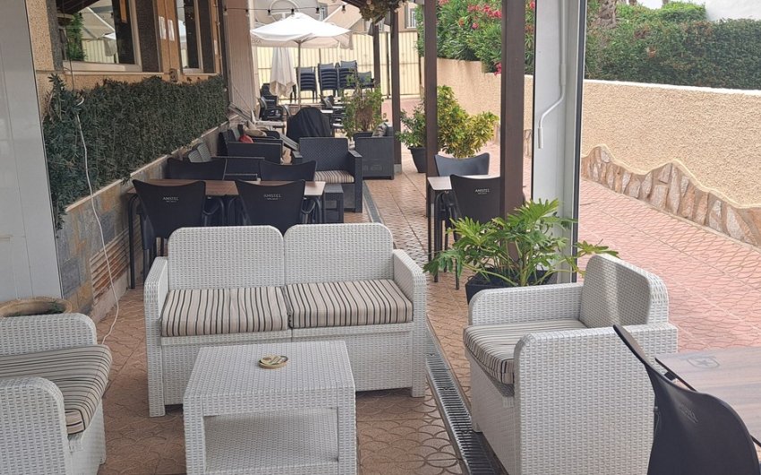 Reventa - Comercial -
Villamartin - Orihuela Costa