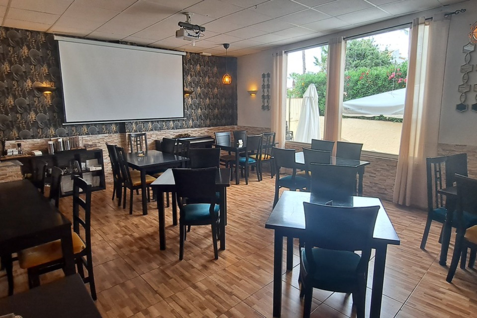 Reventa - Comercial -
Villamartin - Orihuela Costa