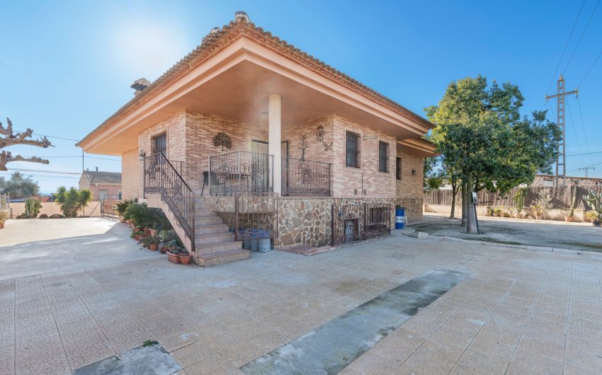 Reventa - Country House -
Beniel - Carretera de Beniel